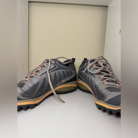 Merrell Women's Siren Edge 3 hiking shoes size 8.5 grey and pink/ orange - Picture 5 of 7